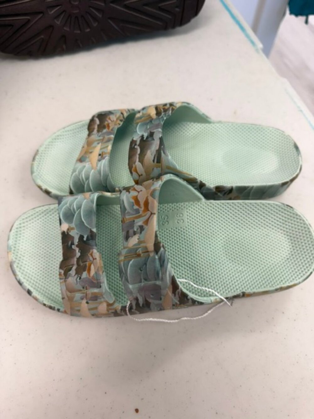 NWT Freedom Moses Sandals
